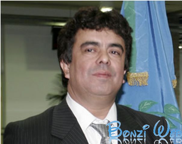 Intendente Fernando Espinoza - BonziWeb