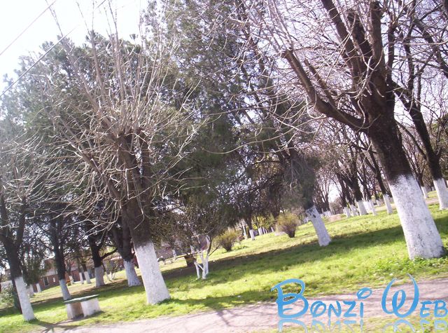 Plaza a la derecha de la calle Nazar antes de la plazoleta
