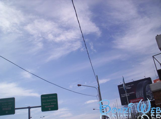 Cartel que indica Mercado Central y Buenos Aires sin peaje