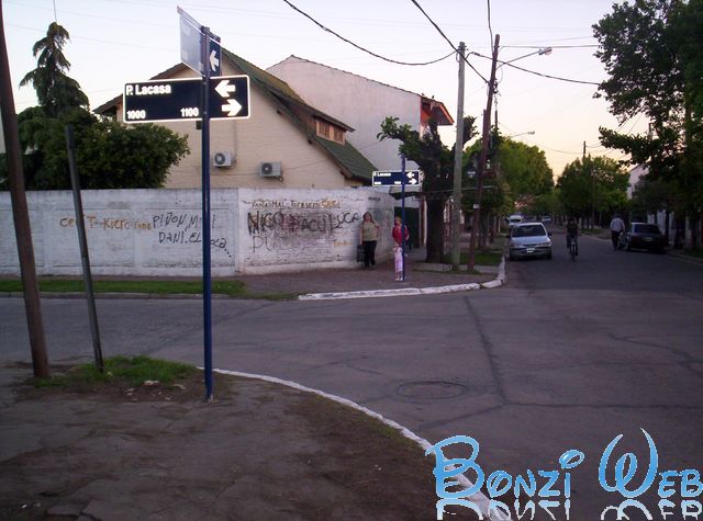 Carteles de calles Aldo Bonzi