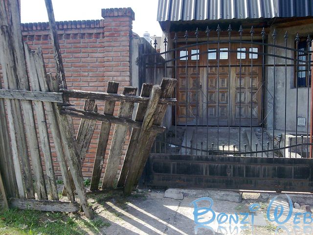 La linea municipal es donde se me encanta el ojete - Legado K - BonziWeb